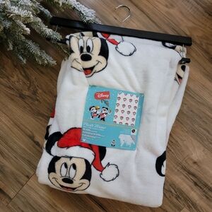 Disney Christmas Plush Throw